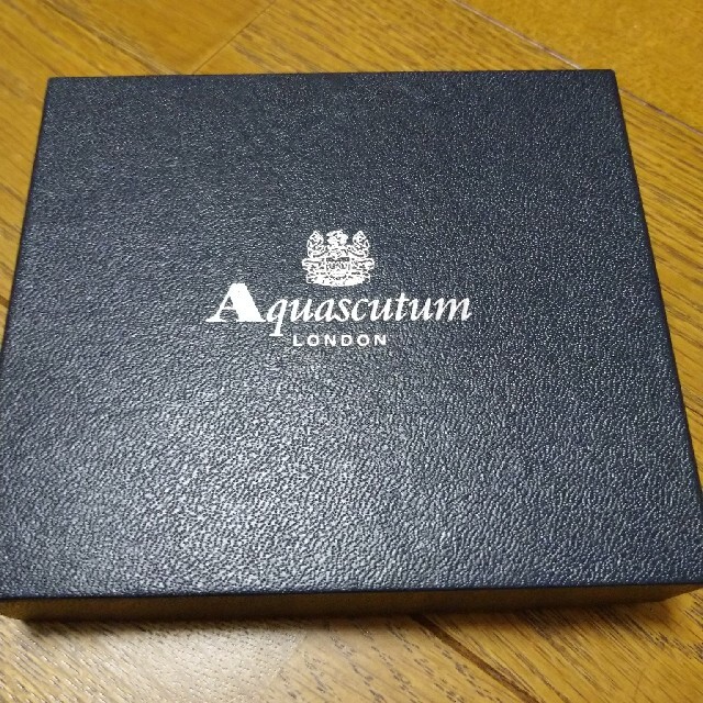 AQUA SCUTUM(アクアスキュータム)の二つ折り財布 紳士 メンズのファッション小物(折り財布)の商品写真