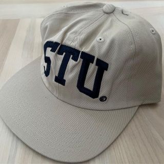 ステューシー(STUSSY)のStussy STU ARCH STRAPBACK CAP  国内完売(キャップ)