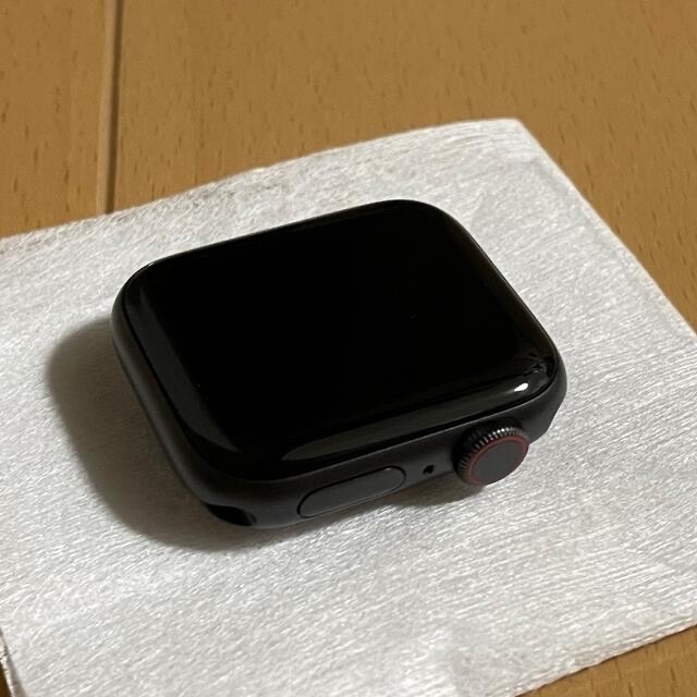 Apple Watch - Apple Watch SE 40mm セルラーモデルの通販 by 8man's