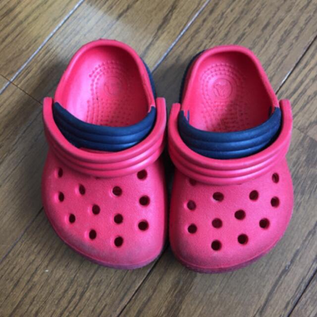 crocs(クロックス)の13㎝（日本サイズ）4c5 クロックス キッズ サンダル キッズ/ベビー/マタニティのベビー靴/シューズ(~14cm)(サンダル)の商品写真