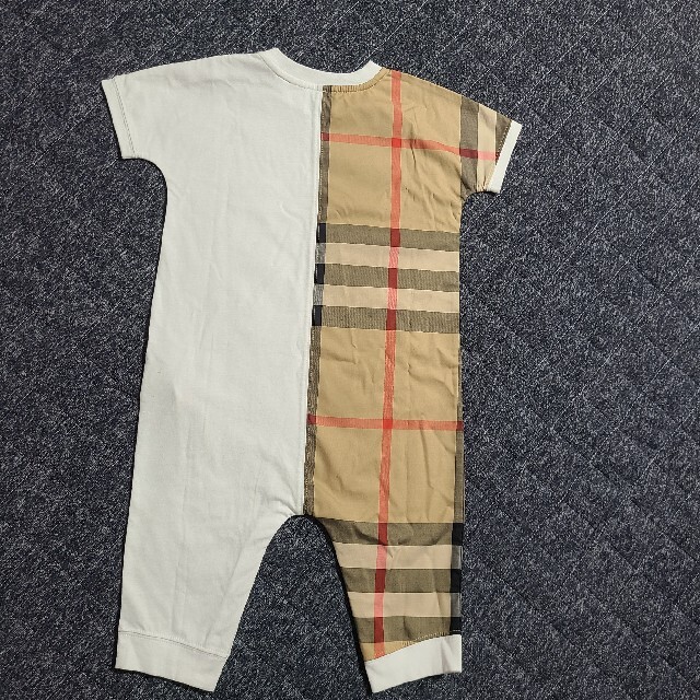 新品未使用 BURBERRY ロンパース 80