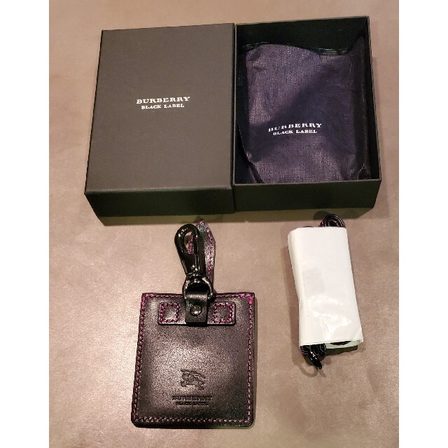 BURBERRY BLACK LABEL(バーバリーブラックレーベル)のボム様専用　BURBERRY　iPodケース スマホ/家電/カメラのスマホ/家電/カメラ その他(その他)の商品写真