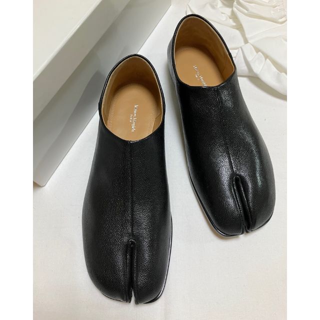 Maison Martin Margiela(マルタンマルジェラ)の新品 42 マルジェラ 22ss タビ レザーシューズ 黒 2893 メンズの靴/シューズ(ドレス/ビジネス)の商品写真