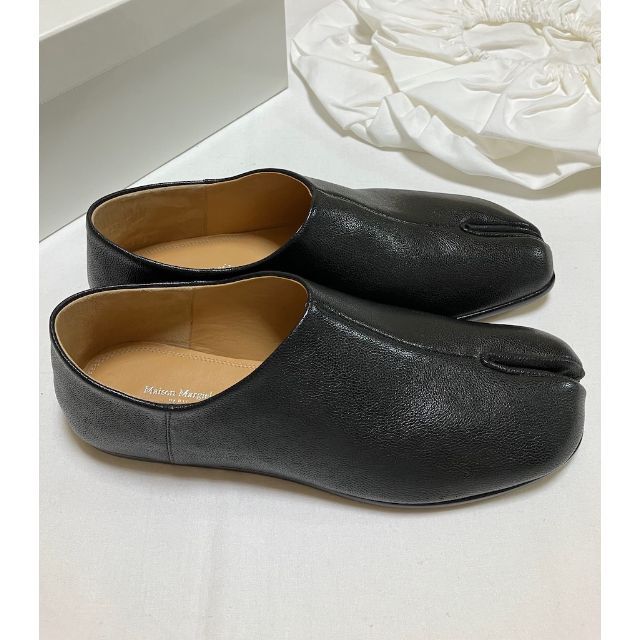 Maison Martin Margiela(マルタンマルジェラ)の新品 42 マルジェラ 22ss タビ レザーシューズ 黒 2893 メンズの靴/シューズ(ドレス/ビジネス)の商品写真