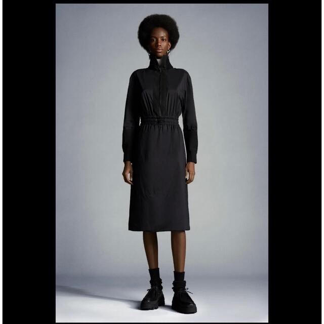 MONCLER(モンクレール)の【新品】dress W/DRAWCORD［21/22秋冬］ レディースのワンピース(ロングワンピース/マキシワンピース)の商品写真