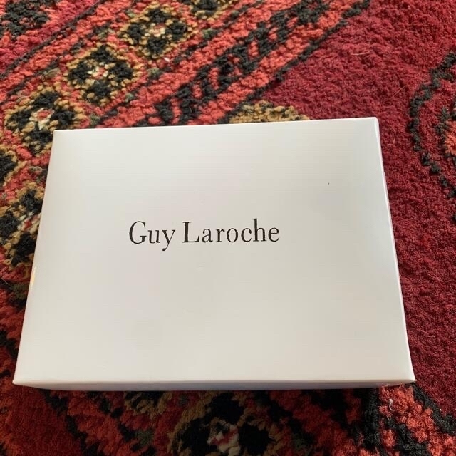 Guy Laroche(ギラロッシュ)の今週末限定！新品未使用　名刺入れ　ギラロッシュ レディースのファッション小物(名刺入れ/定期入れ)の商品写真