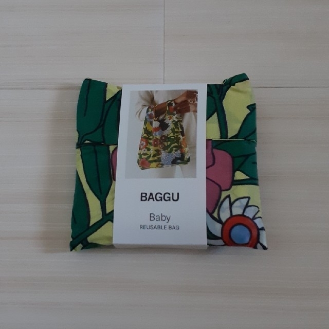 BAGGU(バグゥ)のBAGGU バグー Baby エコバッグ ニワトリ×ローズ バグゥ レディースのバッグ(エコバッグ)の商品写真