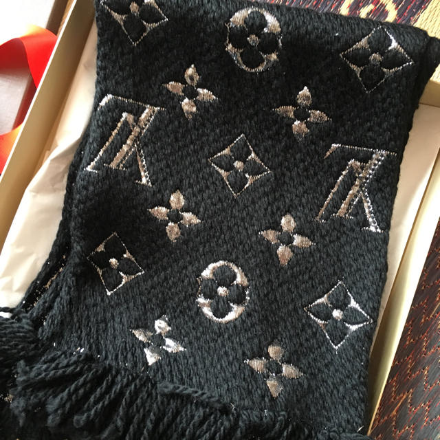 LOUIS VUITTON(ルイヴィトン)の新品同様❣️エシャルプ ロゴマニア レディースのファッション小物(マフラー/ショール)の商品写真