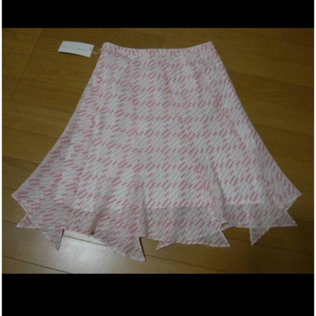kumikyoku（組曲）(クミキョク)のKUMIKYOKU sis 組曲 アシンメトリースカート ピンク 新品！ レディースのスカート(ひざ丈スカート)の商品写真