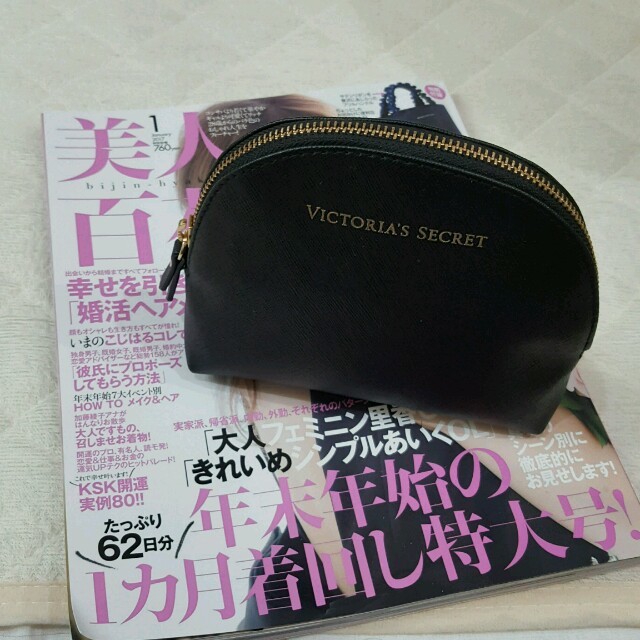 Victoria's Secret(ヴィクトリアズシークレット)のvictoria's secret ポーチ ブラック レディースのファッション小物(ポーチ)の商品写真