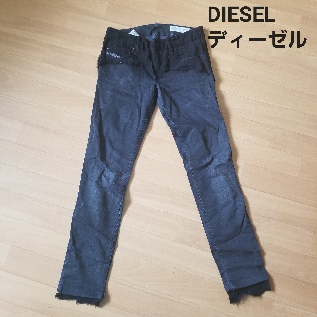 DIESEL(ディーゼル)のディーゼル／DIESEL／ストレッチスキニーパンツ／デザイン物 レディースのパンツ(デニム/ジーンズ)の商品写真