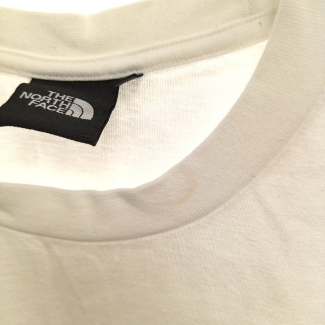 THE NORTH FACE(ザノースフェイス)のTHE NORTH FACE ザノースフェイス Small Square Logo S／S Tee スクエアロゴプリントTシャツ ホワイト メンズのトップス(Tシャツ/カットソー(半袖/袖なし))の商品写真