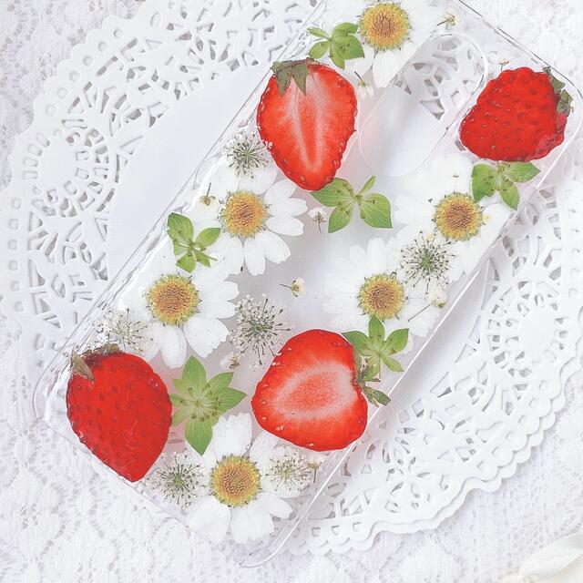 全機種♡いちごのスマホケース♡iPhone Xperia AQUOS GALAX スマホ/家電/カメラのスマホアクセサリー(iPhoneケース)の商品写真