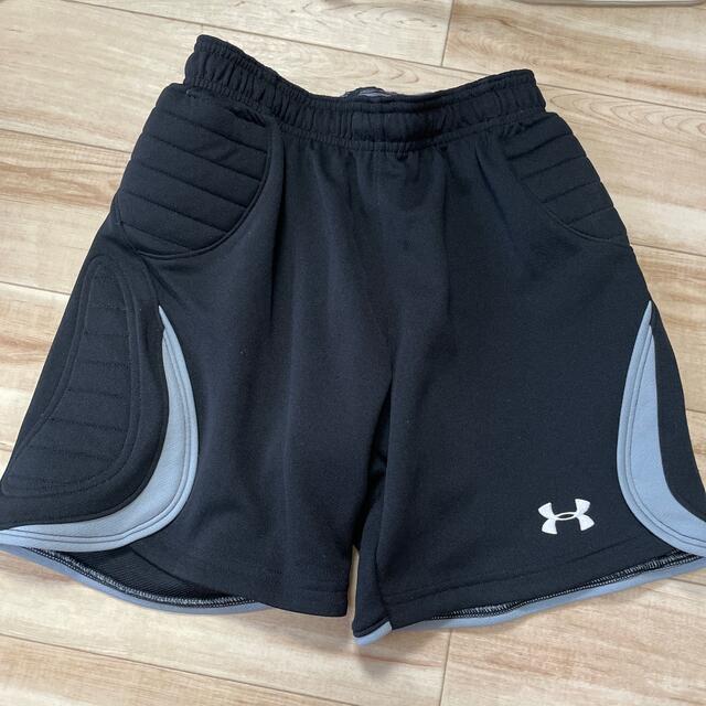 UNDER ARMOUR(アンダーアーマー)のアンダーアーマー♡140cm♡ハーフパンツ キッズ/ベビー/マタニティのキッズ服男の子用(90cm~)(パンツ/スパッツ)の商品写真