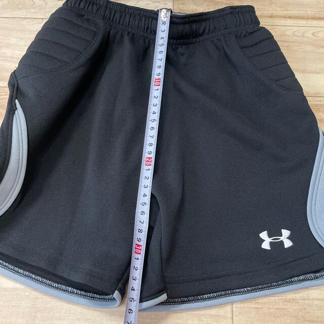 UNDER ARMOUR(アンダーアーマー)のアンダーアーマー♡140cm♡ハーフパンツ キッズ/ベビー/マタニティのキッズ服男の子用(90cm~)(パンツ/スパッツ)の商品写真