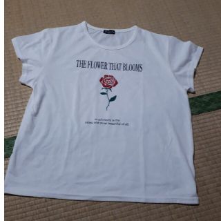 シマムラ(しまむら)の薔薇柄Tシャツ(Tシャツ(半袖/袖なし))