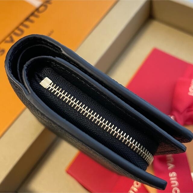 新品》 LOUIS VUITTON ポルトフォイユ クレア 折り財布 新品》 LOUIS VUITTON ポルトフォイユ クレア 折り財布