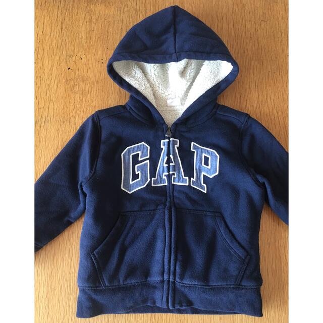 GAP(ギャップ)のGAP 紺　パーカー キッズ/ベビー/マタニティのキッズ服男の子用(90cm~)(ジャケット/上着)の商品写真