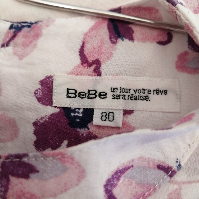 BeBe(ベベ)のべべBeBe花柄ワンピース キッズ/ベビー/マタニティのベビー服(~85cm)(ワンピース)の商品写真