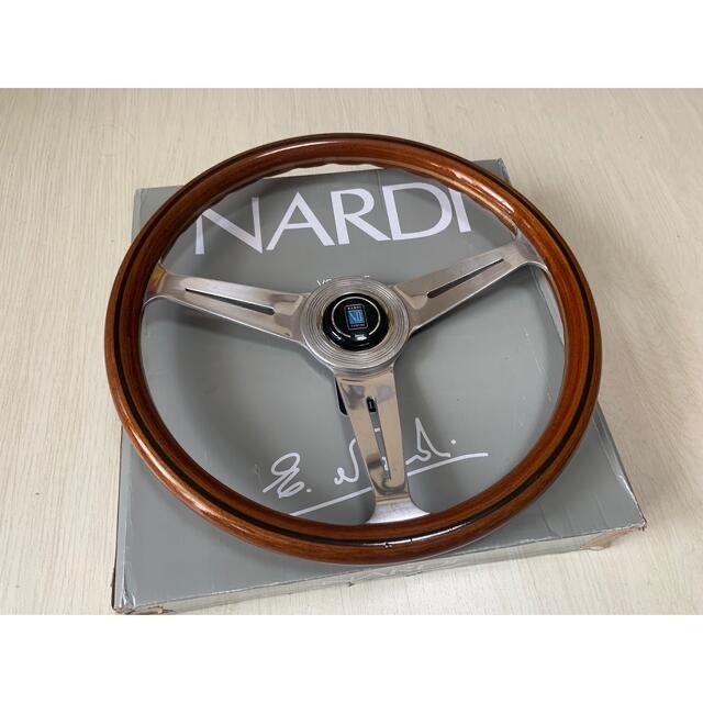 定番　NARDI classic ウッドステアリング　365mm 美品自動車/バイク