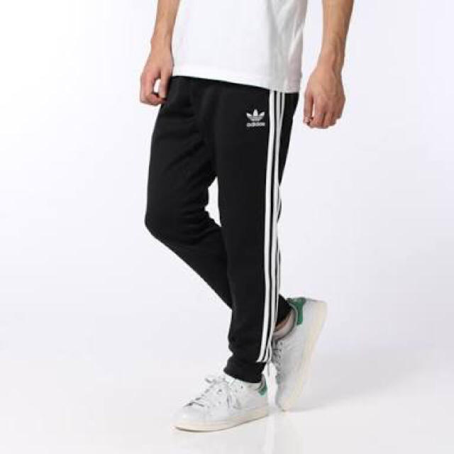 adidas(アディダス)の新品 ADIDAS sst cuffed track pants/Sサイズ メンズのパンツ(その他)の商品写真