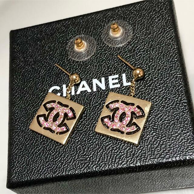 CHANEL(シャネル)のシャネル　ピアス　ココマーク　ピンク　ストーン　スクエア　ゴールド　スイング　☆ レディースのアクセサリー(ピアス)の商品写真