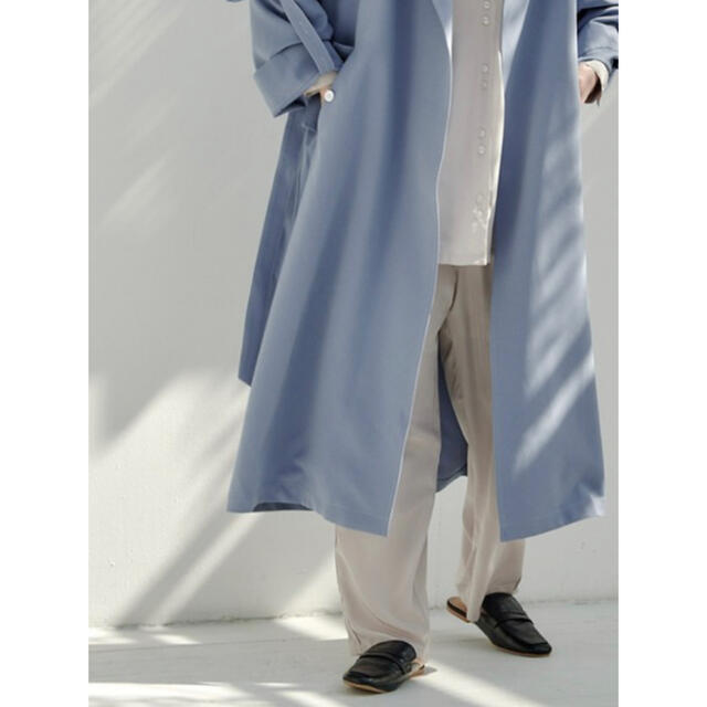 お値下げ　EMMA CLOTHES 新品 トレンチコート ロング サックス  レディースのジャケット/アウター(ロングコート)の商品写真