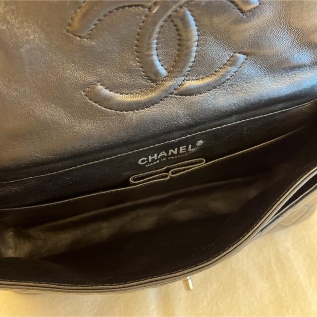 CHANEL(シャネル)のシャネル　マトラッセ　限定デザイン　ブラック レディースのバッグ(ショルダーバッグ)の商品写真