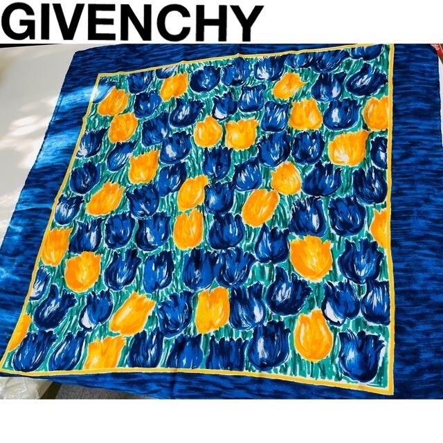 GIVENCHY(ジバンシィ)のジバンシィ　絵画のようなデザイン柄　スカーフ　ヴィンテージ　シルク100%  レディースのファッション小物(バンダナ/スカーフ)の商品写真