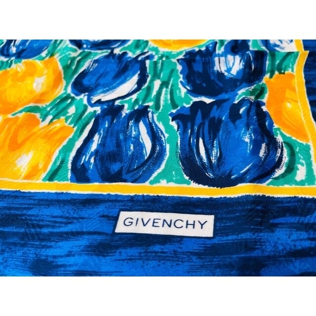 GIVENCHY(ジバンシィ)のジバンシィ　絵画のようなデザイン柄　スカーフ　ヴィンテージ　シルク100%  レディースのファッション小物(バンダナ/スカーフ)の商品写真