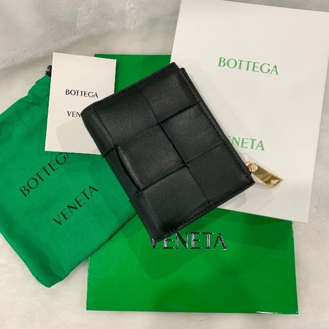 リアルサープラス! BOTTEGA VENETA ボッテガヴェネタ 二つ折り
