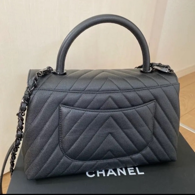 chanel シャネル　ココハンドル  シェブロンレディース