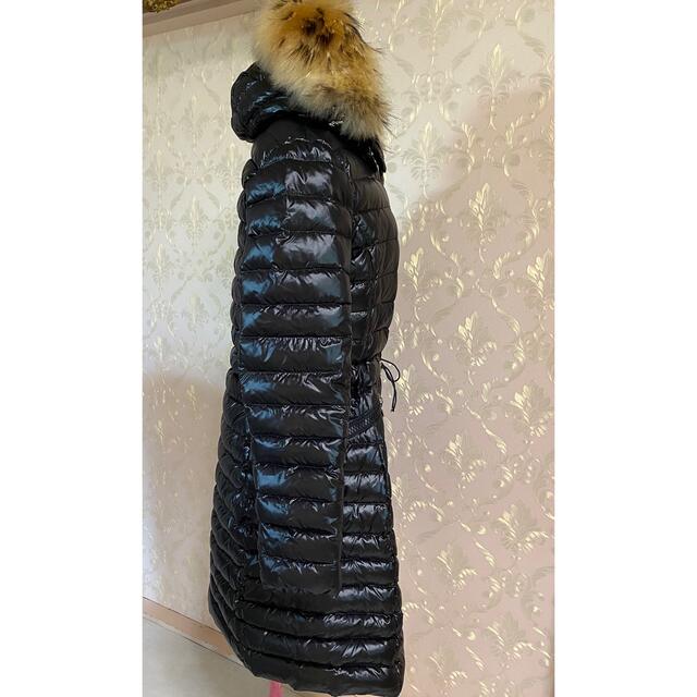 MONCLER(モンクレール)のしおり様専用　美品　MONCLER モンクレール  レディース　 メンズのジャケット/アウター(ダウンジャケット)の商品写真