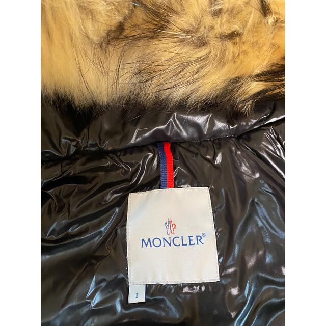 MONCLER(モンクレール)のしおり様専用　美品　MONCLER モンクレール  レディース　 メンズのジャケット/アウター(ダウンジャケット)の商品写真