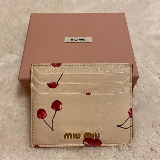 miumiu 新品希少！さくらんぼ チェリープリント カードケース