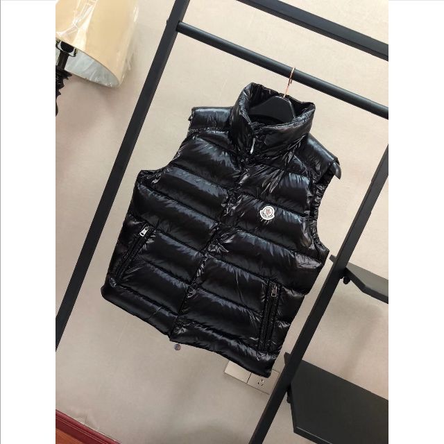 在庫処分】 MONCLER - 美品 モンクレール ダウンベスト 黒 ＸＬ ベスト