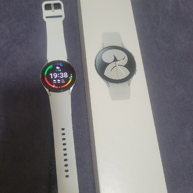 SAMSUNG(サムスン)のGalaxy watch4 スマホ/家電/カメラのスマートフォン/携帯電話(その他)の商品写真