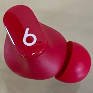 ビーツバイドクタードレ(Beats by Dr Dre)の国内正規品★美麗品★Beats Studio Buds レッド 右耳のみ(ヘッドフォン/イヤフォン)