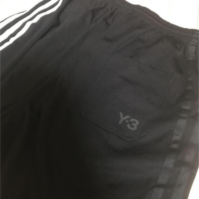 Y-3(ワイスリー)のY-3 3STP SHORT ハーフパンツ メンズのパンツ(ショートパンツ)の商品写真