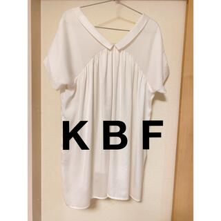 ケービーエフ(KBF)のkbf シャツ(シャツ/ブラウス(半袖/袖なし))