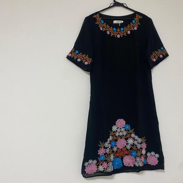 ワンピースドレス　ブラック　お洒落刺繍　レディース　女性服　フォーマル結婚式 レディースのワンピース(ひざ丈ワンピース)の商品写真