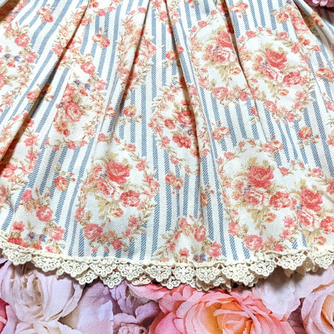 LIZ LISA(リズリサ)のリズリサ❤白❤ブルー❤ストライプ❤花柄❤メチャ可愛❤スカート レディースのスカート(ミニスカート)の商品写真