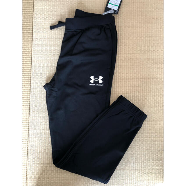 UNDER ARMOUR(アンダーアーマー)のアンダーアーマー ジャージ上下セットアップ　150cm 新品 キッズ/ベビー/マタニティのキッズ服男の子用(90cm~)(その他)の商品写真