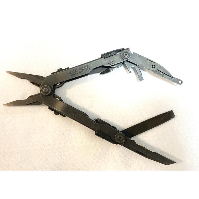 Gerber(ガーバー)のGERBER  Diesel Multi-Plier  美品 スポーツ/アウトドアのアウトドア(その他)の商品写真