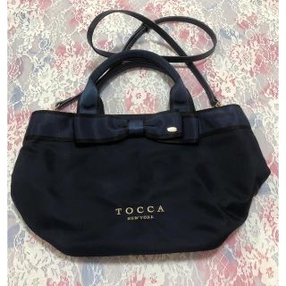 トッカ(TOCCA)の中古品🌟TOCCA リボンショルダーバッグ　ネイビー、ハンドタオル(ショルダーバッグ)