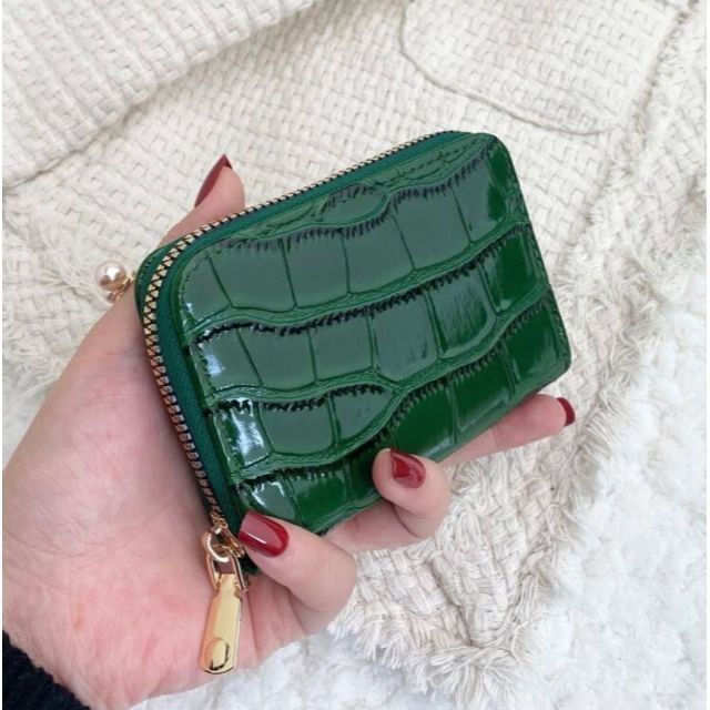 グリーン　【カードケース】クロコ風ツヤエナメルデザイン　財布 小さめ コンパクト レディースのファッション小物(財布)の商品写真