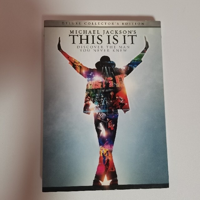 マイケル・ジャクソン　THIS　IS　IT　デラックス・コレクターズ・エディショ エンタメ/ホビーのDVD/ブルーレイ(舞台/ミュージカル)の商品写真