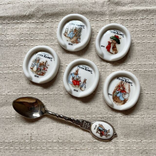 PETER RABBIT スプーン & スプーン置きの通販 by 休止中です。|ラクマ PETER RABBIT スプーン & スプーン置きの通販 by 休止中です。|ラクマ