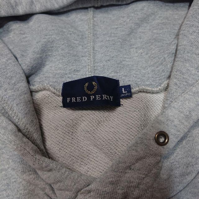 FRED PERRY(フレッドペリー)のFRED PERRY ワンポイント 刺繍 スウェットパーカー フレッドペリー メンズのトップス(パーカー)の商品写真