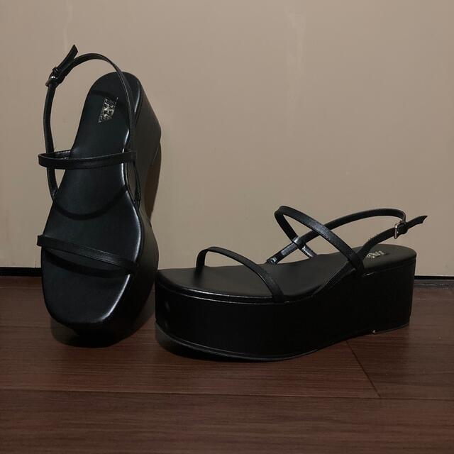 ZARA(ザラ)のZARA 厚底ストラップサンダル レディースの靴/シューズ(サンダル)の商品写真